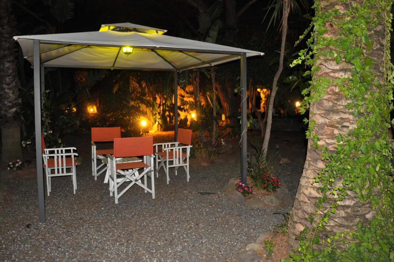 Le Mannare Case Vacanze Di Metopa Srl Piano Conte Eksteriør billede